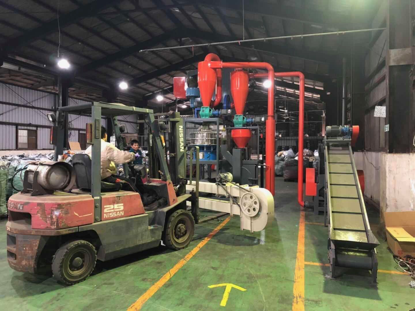 臺灣客戶鋁塑包裝分離設備安裝現場 